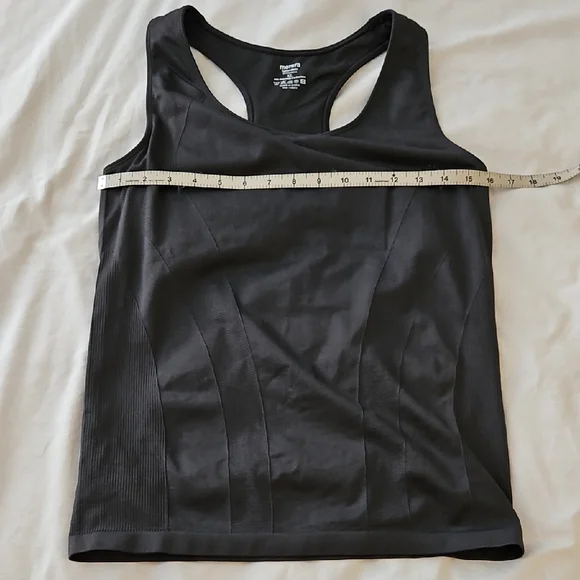 Athletic Tank With Built In Bra EUC - Picture 4 of 7